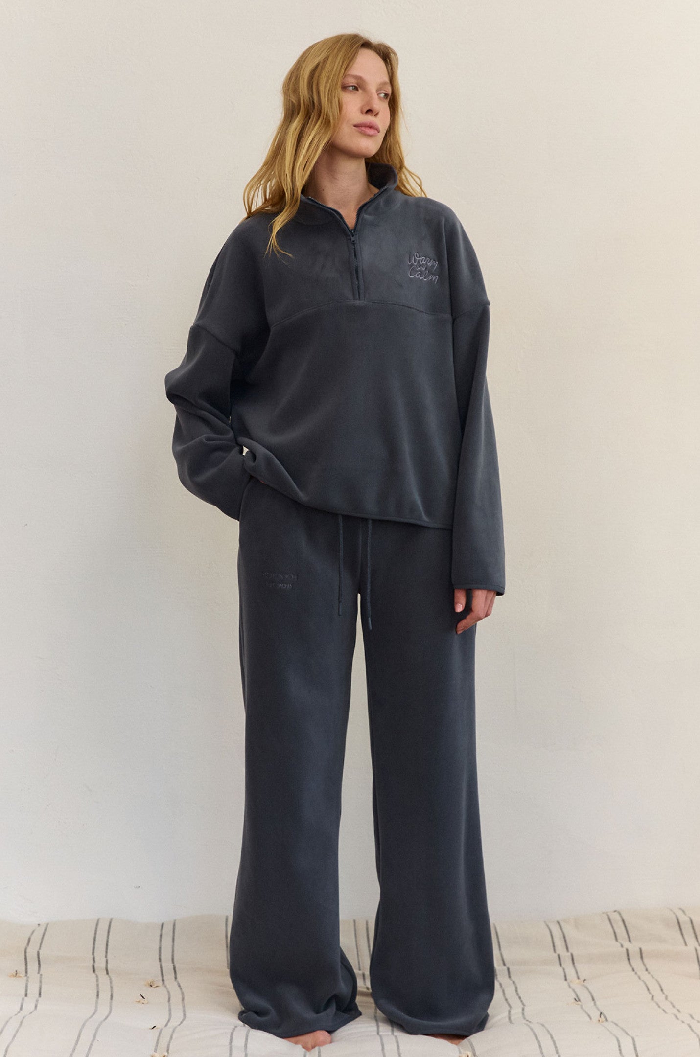 Штани з вишивкою